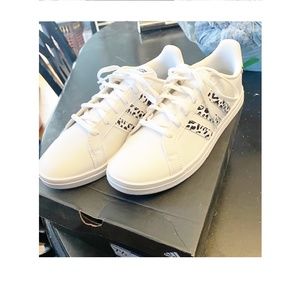 ADIDAS COURTPOINT WOMENS SNEAKERS (New) FW8415